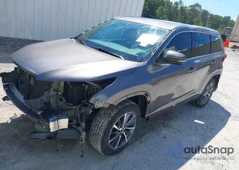 2017 Toyota Highlander Xle z USA, uszkodzony, nr VIN 5TDJZRFH9HS435958